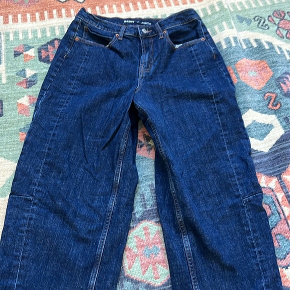 Old Navy High Rise Barrel Leg Jeans - Picture 2 of 9